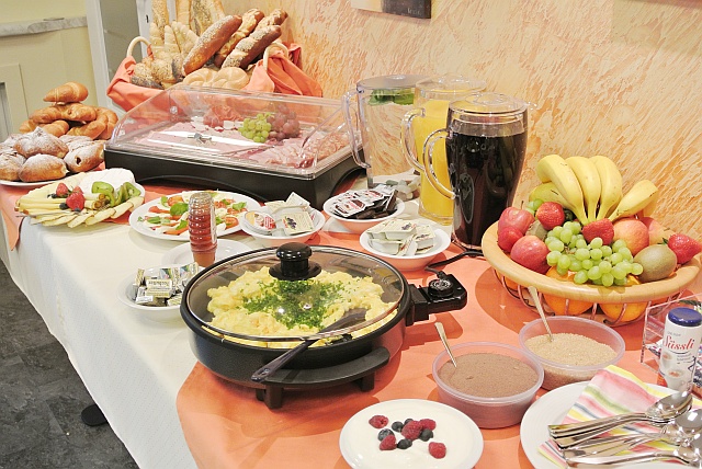 Reichhaltiges Frühstücksbuffet